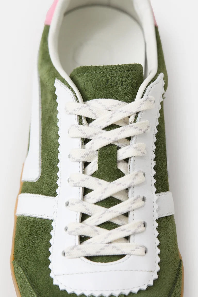 Sneaker