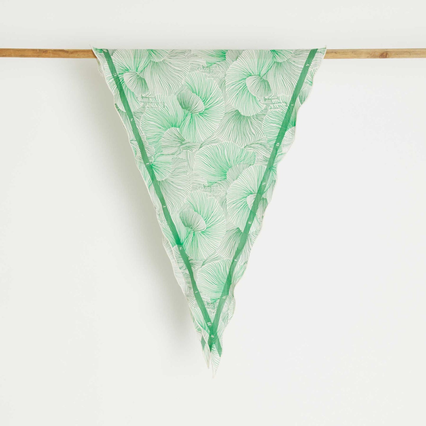 KITE-SCARF-FLU